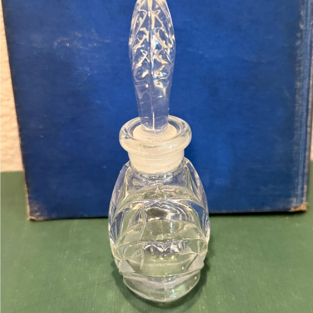 Vintage Cut Lead Crystal Perfume Bottle - Picture 4 of 14
